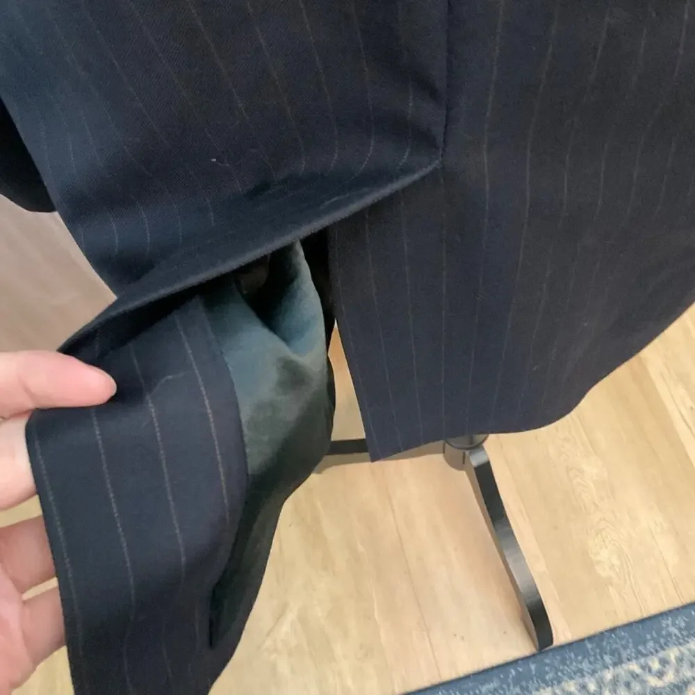 Banana Republic Modern Fit three button wool Blazer navy blue pinstripe wool 40R